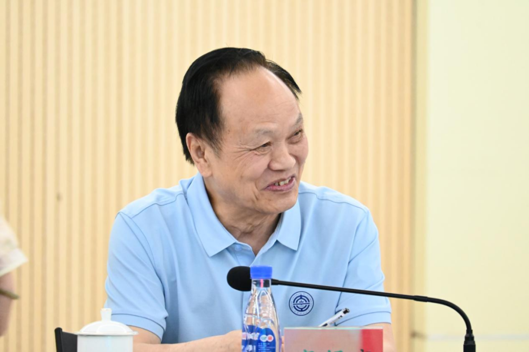 院士论“胶”——海南橡胶2026年柔性引才协同创新中心专题研讨会侧记(图3) 院士论“胶”——海南橡胶2026年柔性引才协同创新中心专题研讨会侧记(图3)