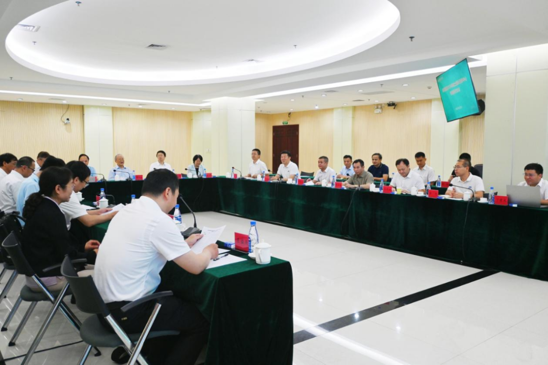 院士论“胶”——海南橡胶2026年柔性引才协同创新中心专题研讨会侧记(图5) 院士论“胶”——海南橡胶2026年柔性引才协同创新中心专题研讨会侧记(图5)