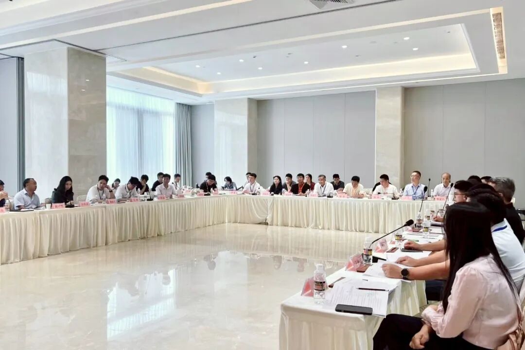天然橡胶全产业链对话会暨白沙投资合作洽谈会圆满召开(图2) 天然橡胶全产业链对话会暨白沙投资合作洽谈会圆满召开(图2)