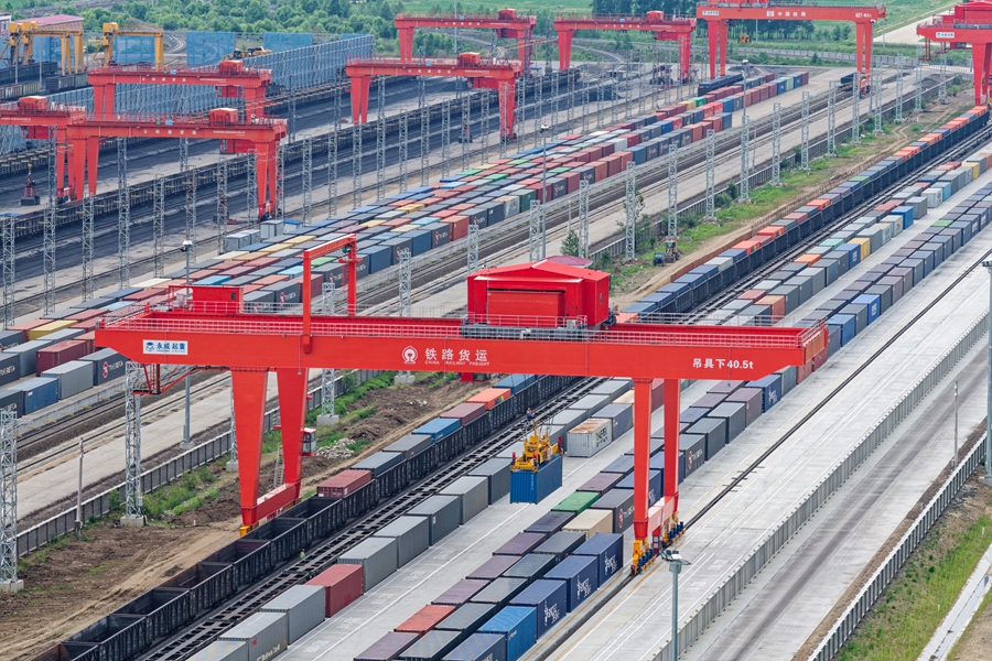 创造经得起实践、人民、历史检验的实绩 ——习近平总书记引领全党深入开展树立和践行正确政绩观学习教育(图7)