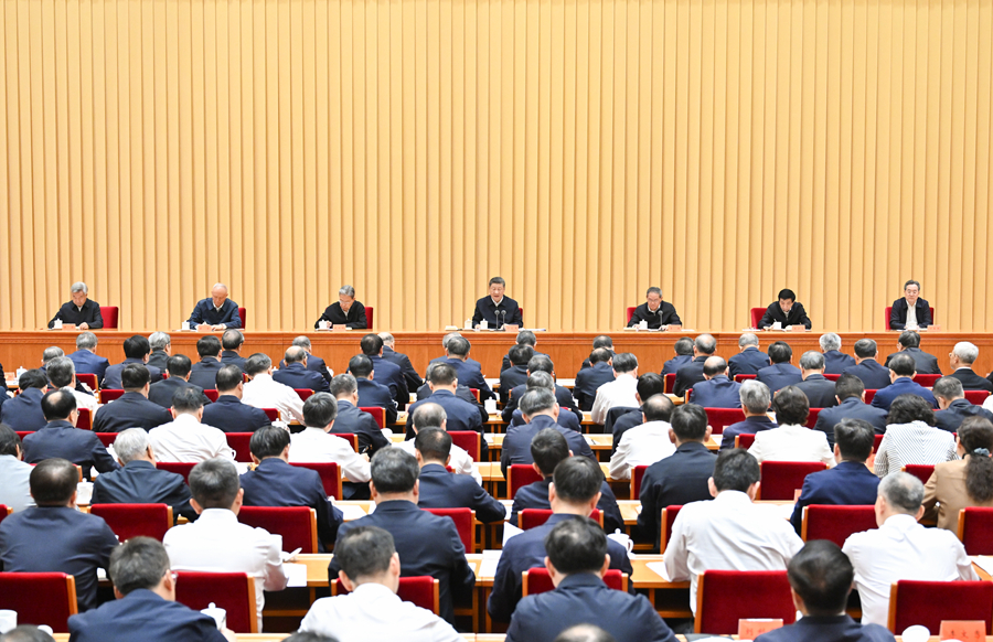 习近平出席全国卫生与健康大会并发表重要讲话(图2) 习近平出席全国卫生与健康大会并发表重要讲话(图2)