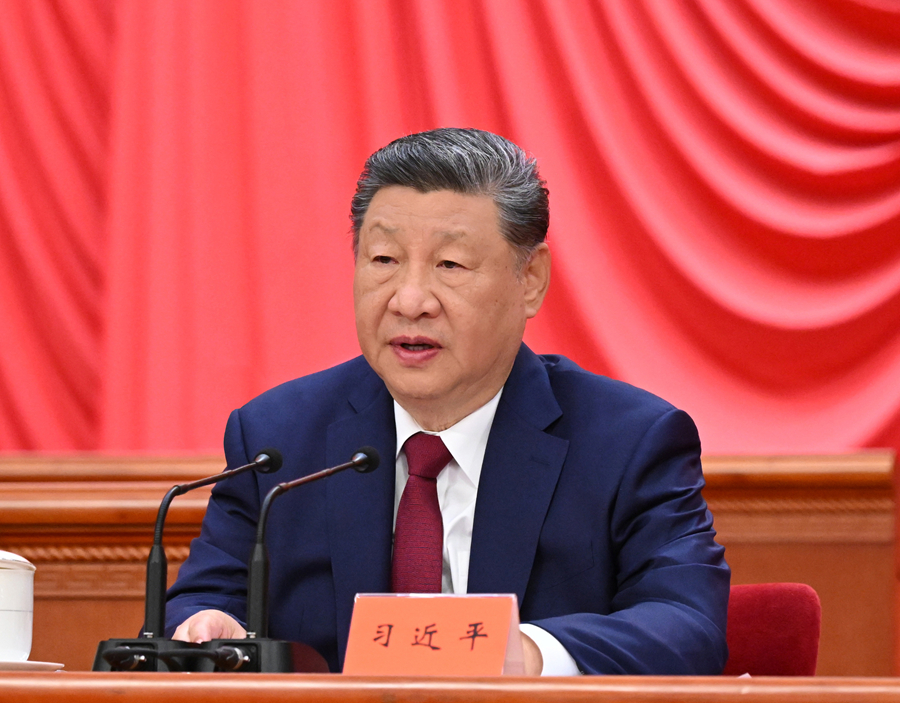 习近平出席纪念中国工农红军长征胜利90周年大会并发表重要讲话(图4) 习近平出席纪念中国工农红军长征胜利90周年大会并发表重要讲话(图4)
